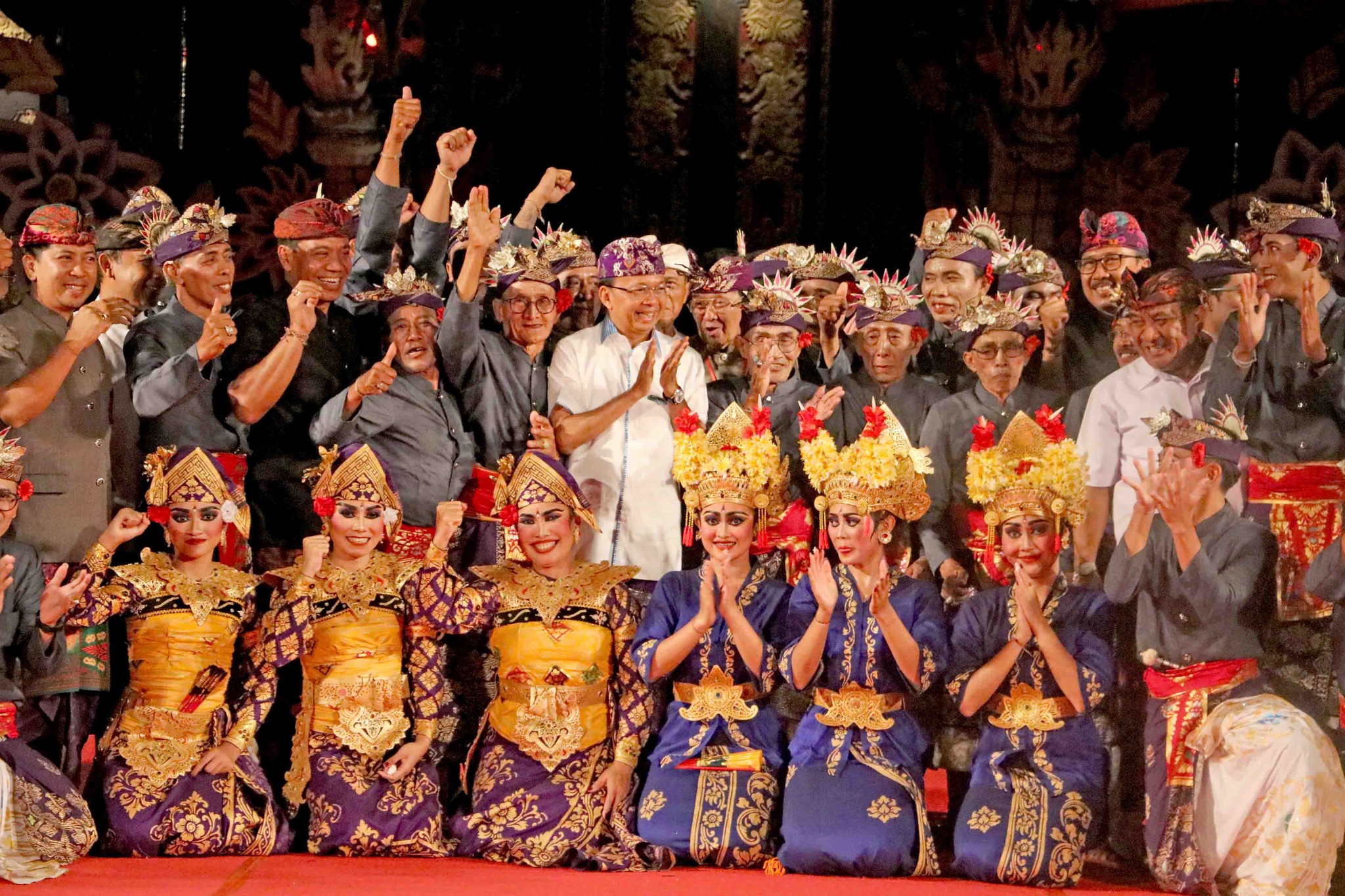 Penjabat Bupati Buleleng Ketut Lihadnyana HadirMenyaksikan Parade Gong Kebyar Pada PKB 2023 