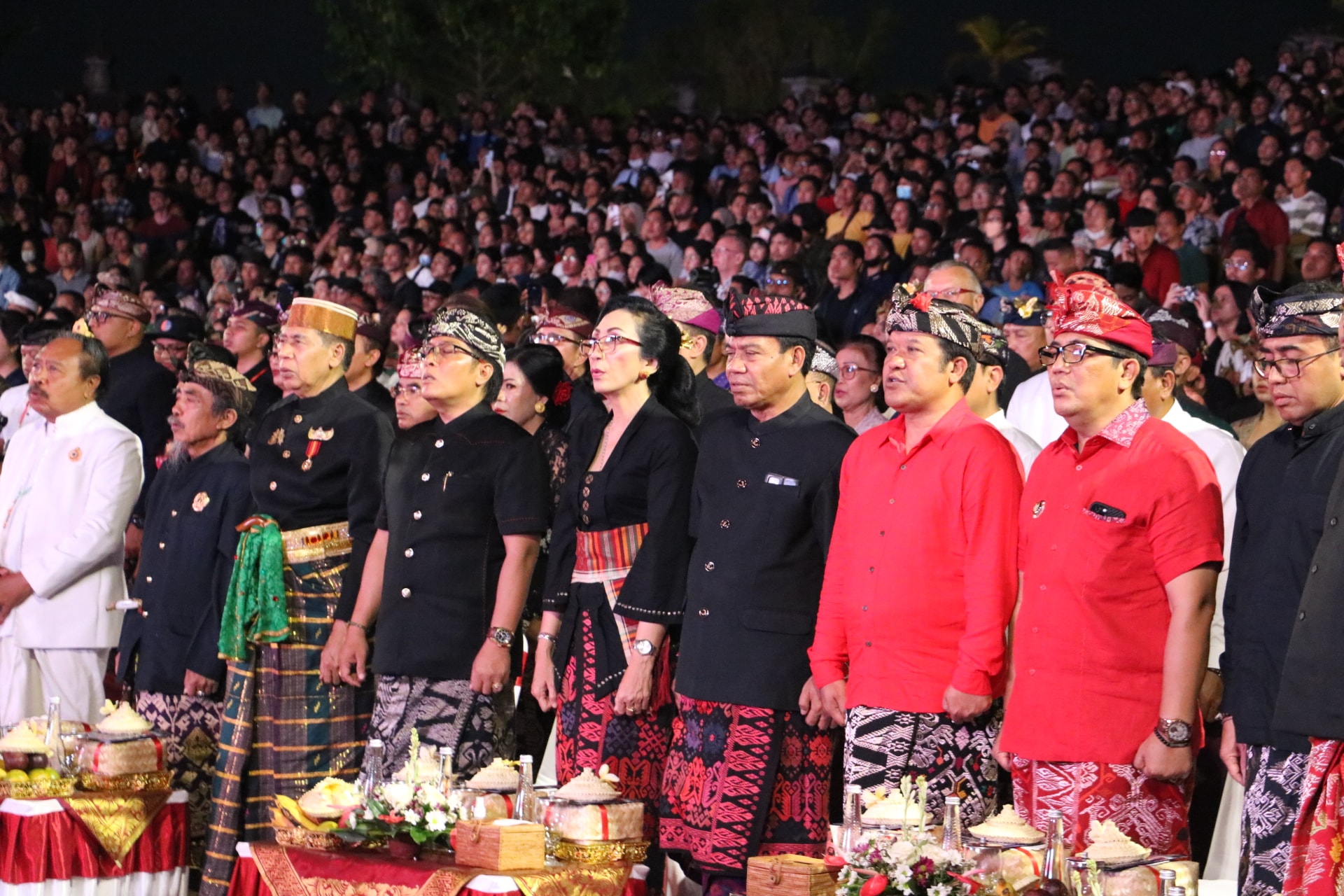 Penjabat (Pj) Bupati Buleleng Ketut Lihadnyana Hadiri Pawai Pembukaan Pesta Kesenian Bali  Tahun 2023