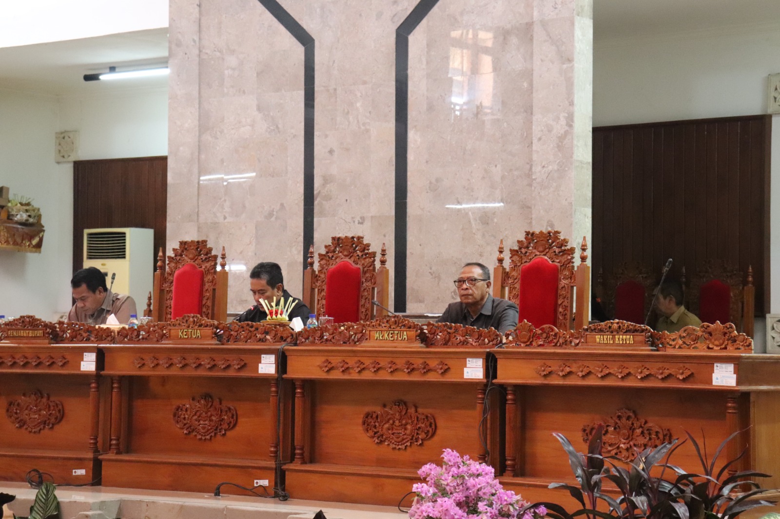 Pj Bupati Buleleng Ketut Lihadnyana Hadiri Sidang Paripurna DPRD Buleleng