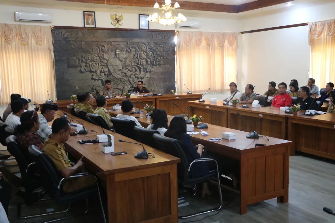 Pj Ketut LIhadnyana Pimpin Rapat Persiapan Lovina Festival 2023