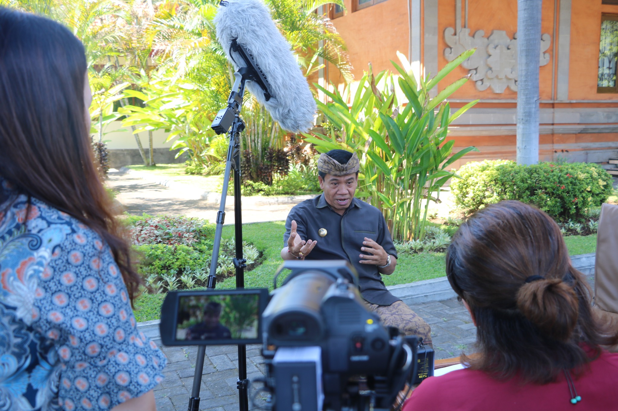 Seputar Kerjasama Pemkab Bueleng Dengan PLTU Celukan Bawan, PJ Bupati Lihadnyana di Wawancarai CCTV